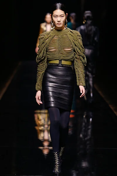 Look 18